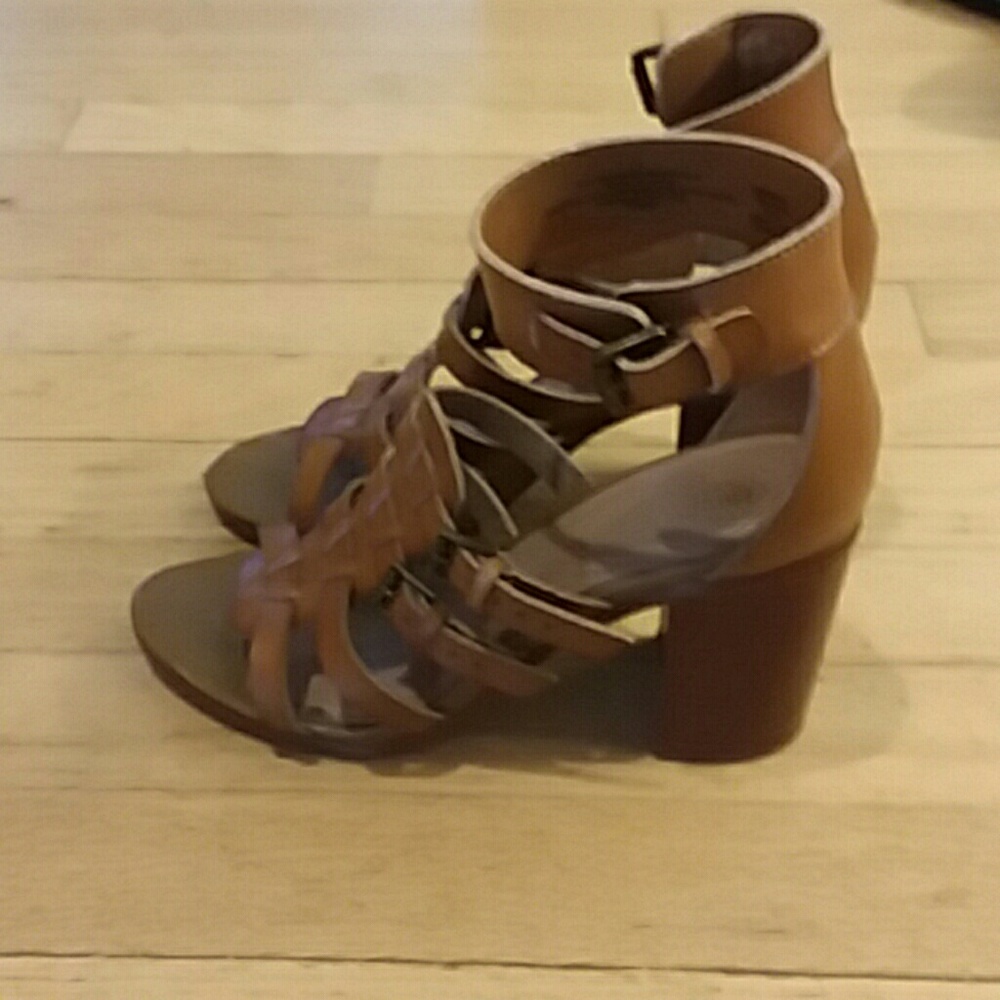 Sandals - Picture 2 of 2